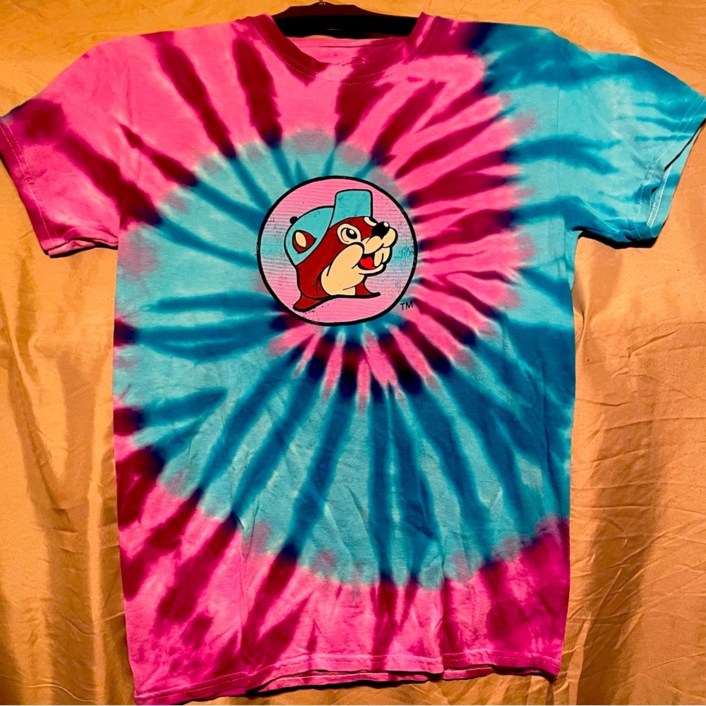 Buc-ee's Tie Dye Short Sleeve T-Shirt Adult SZ S Pink/Blue tie dye W Back Logo